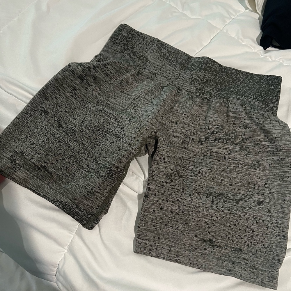 NVGTN Khaki Green Digital Seamless Shorts